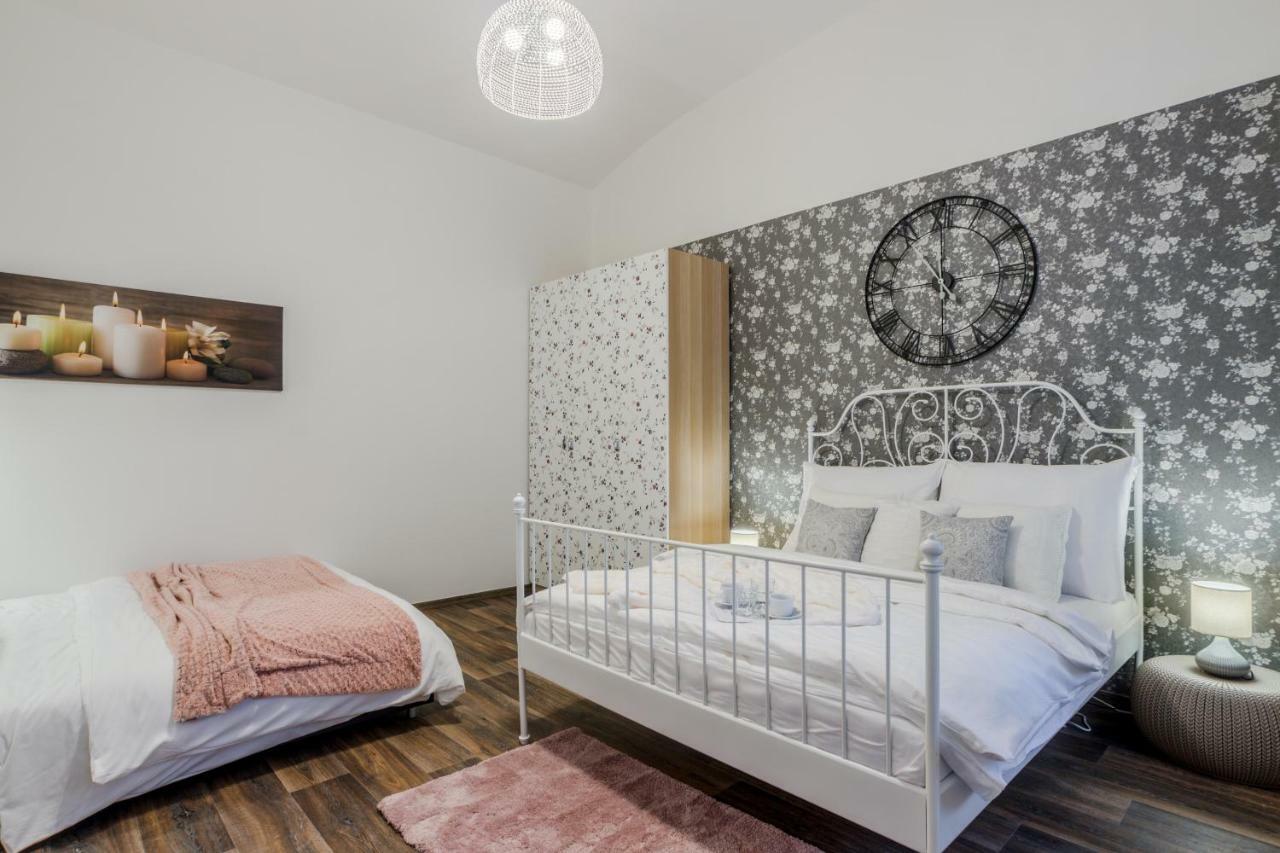 Prague Apt Near Charles Bridge By Michal&Friends Extérieur photo